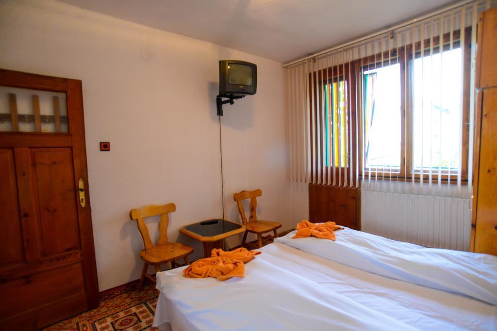 Topuzovi Guest House Dobrinishte Exterior foto