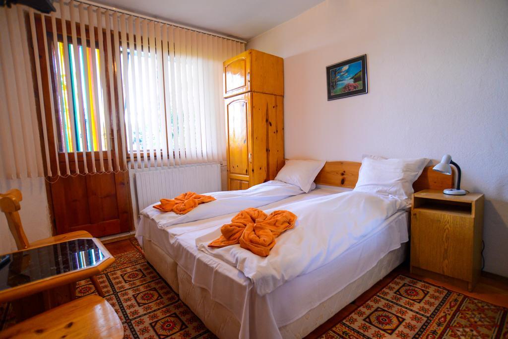 Topuzovi Guest House Dobrinishte Habitación foto
