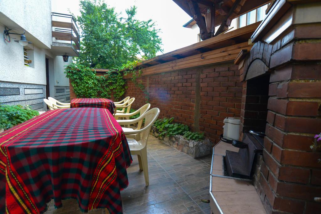Topuzovi Guest House Dobrinishte Exterior foto