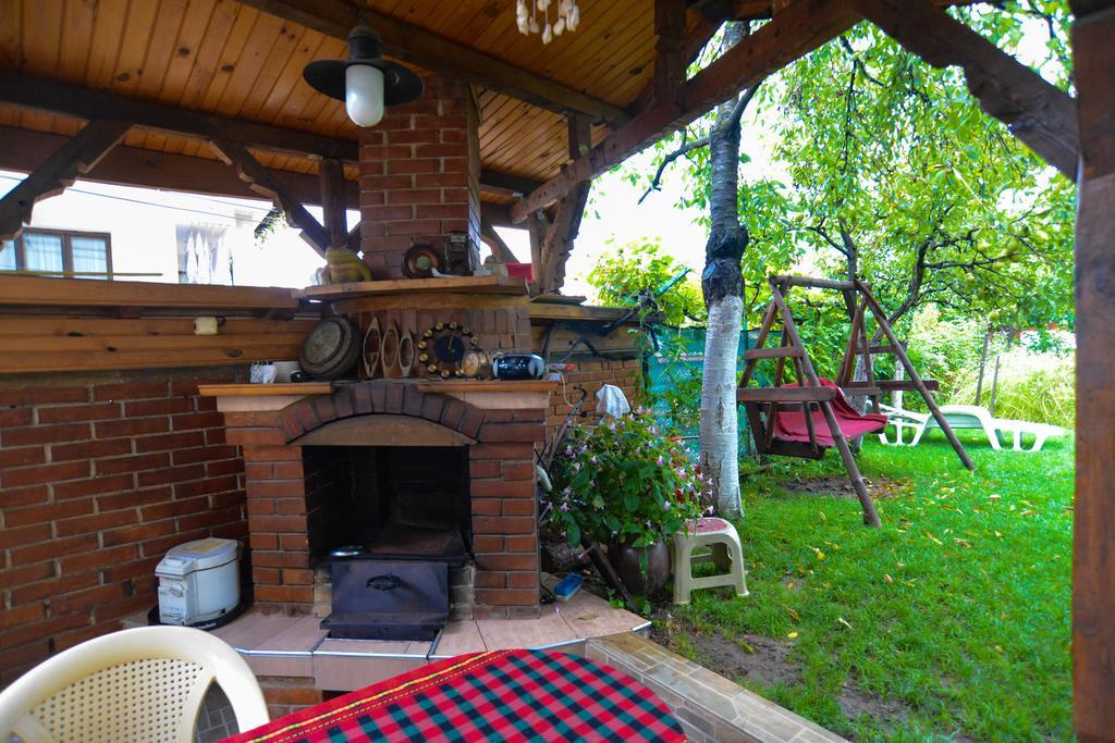 Topuzovi Guest House Dobrinishte Exterior foto